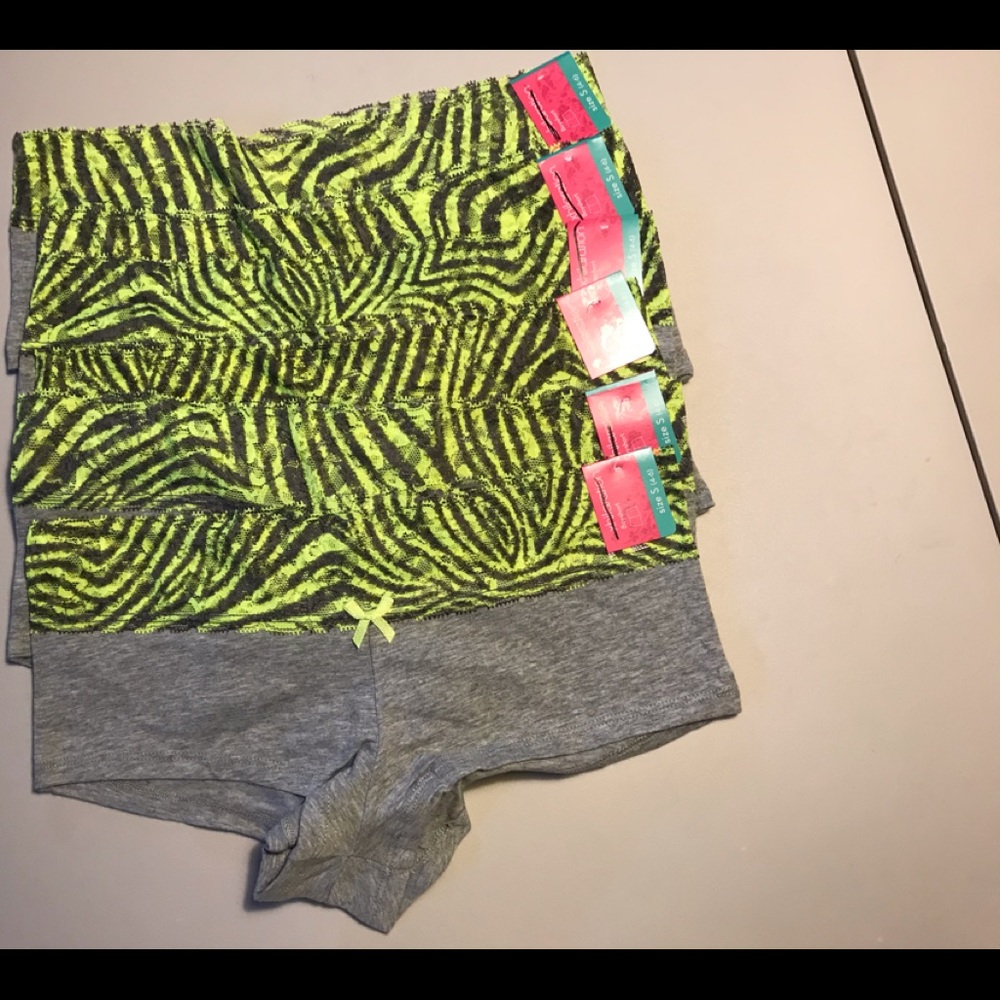 6 women xhilaration boyshort panties underwares size S (4-6).